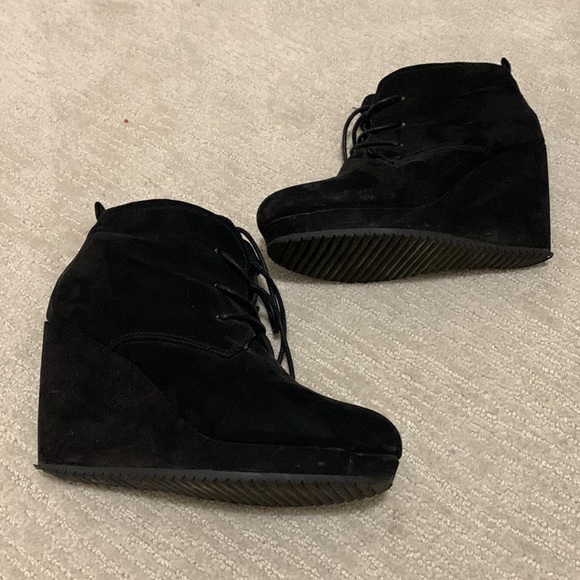 Vintage black Aldo bootie wedges - Picture 2 of 3